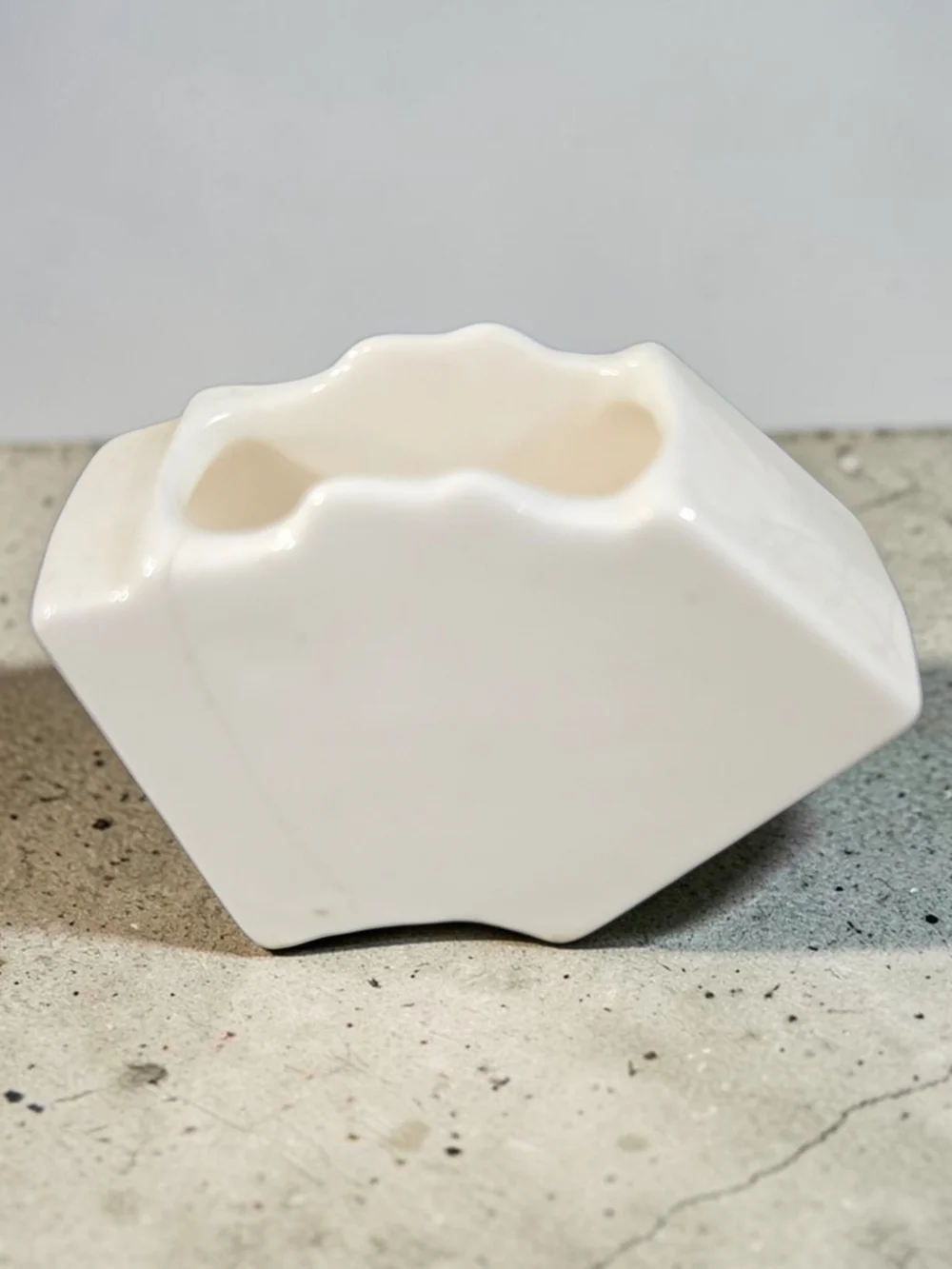 Vintage Las Vegas Poker Hand Mini Ceramic Ashtray Casino Souvenir Tobacciana